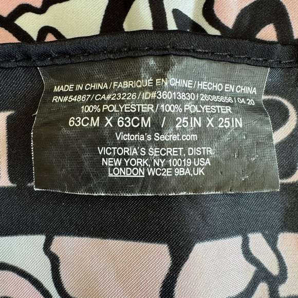 Victoria’s Secret scarf - Picture 3 of 4